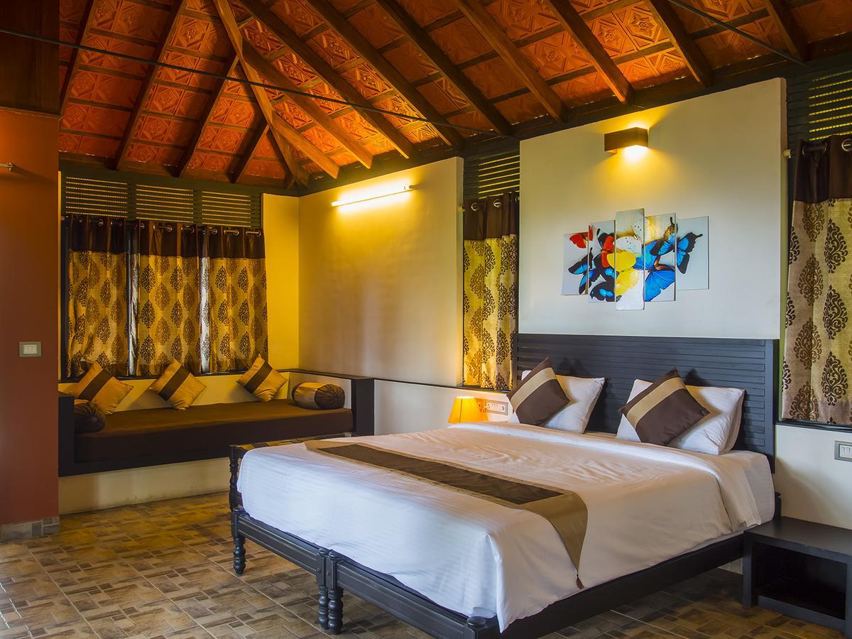 Edakkal Hermitage Resorts Ambalavayal Bagian luar foto